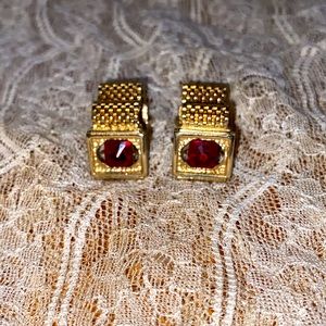 Vintage gold tone round cut red faceted center bullet toggle mesh cufflinks